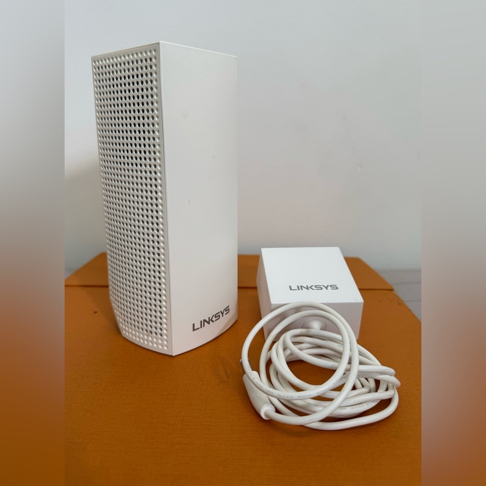 Linksys - Picture 3 of 5
